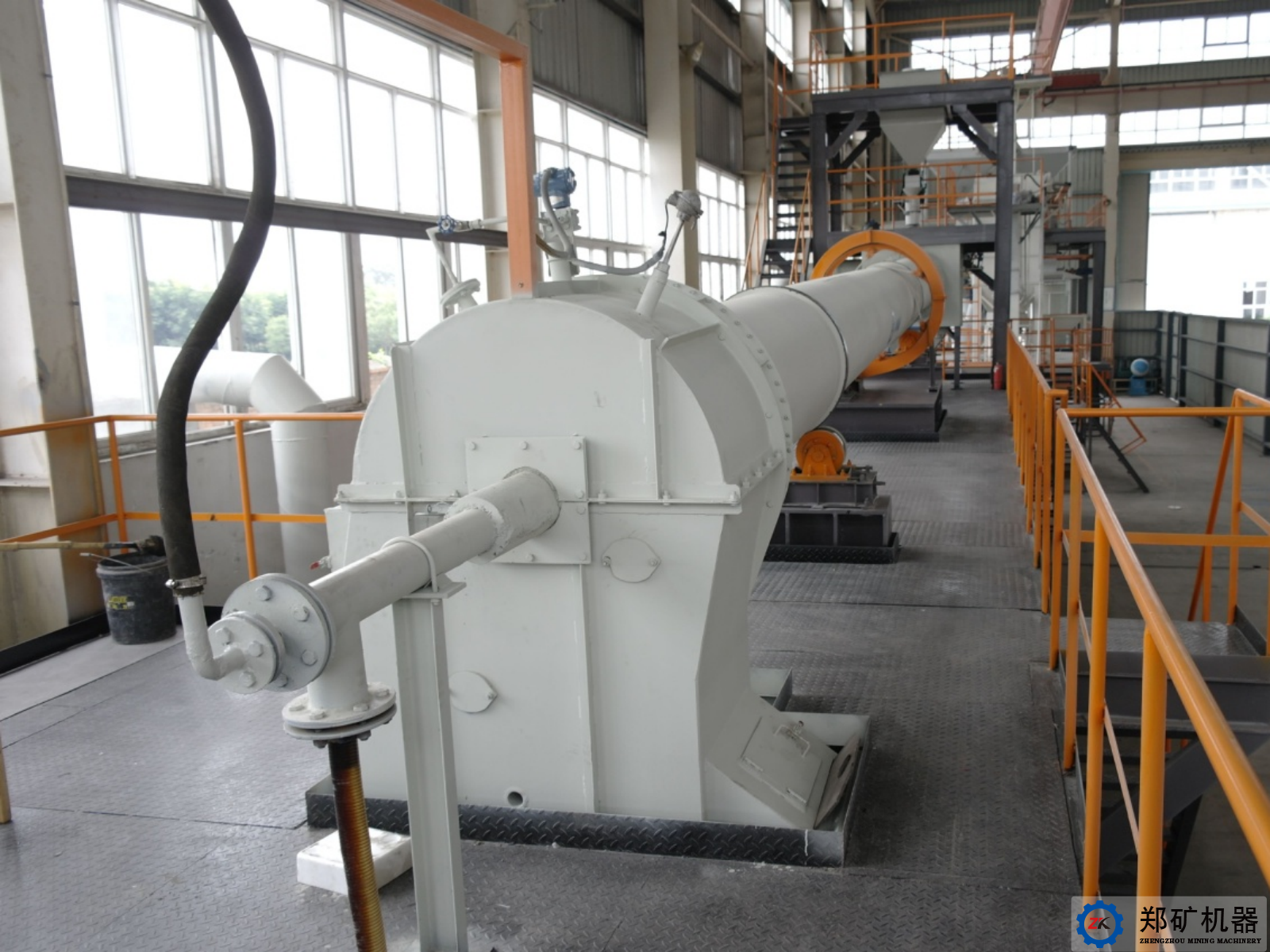 透鋰長石粉磨煅燒中試試驗(yàn)